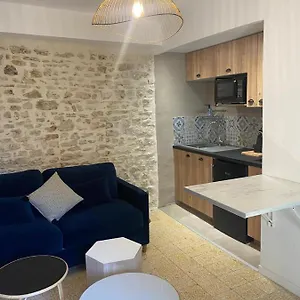 https://la-tour-2-appart-neuf-au-coeur-de-la-petite-venise.fr-provencehotel.com